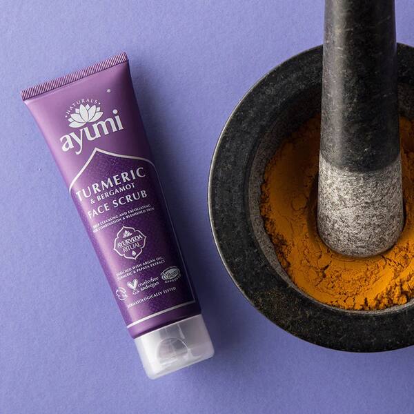Scrub cu turmeric si bergamota AYUMI, 125ml